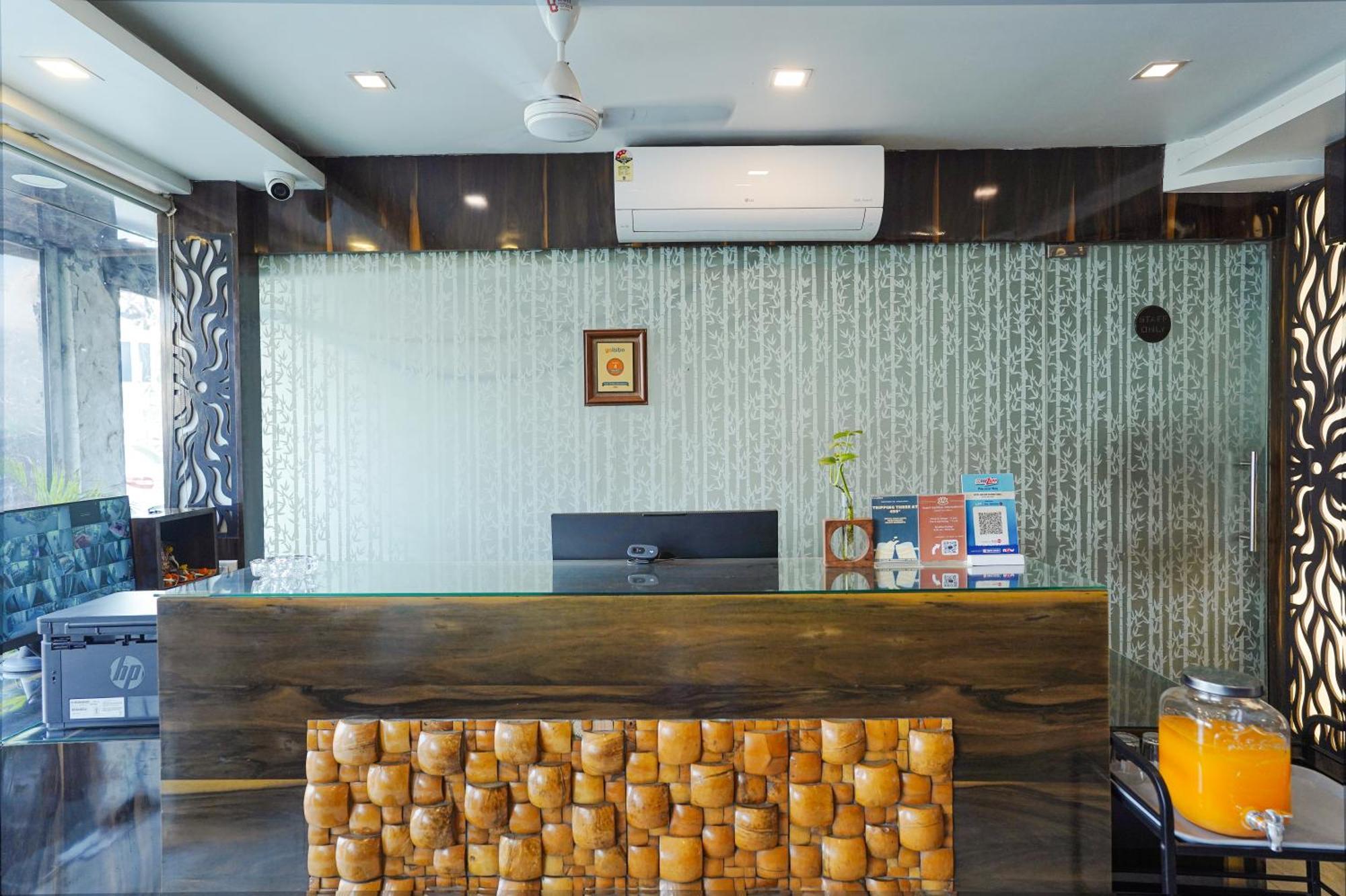 Hotel Sheldon International Near Science City Калькутта Экстерьер фото