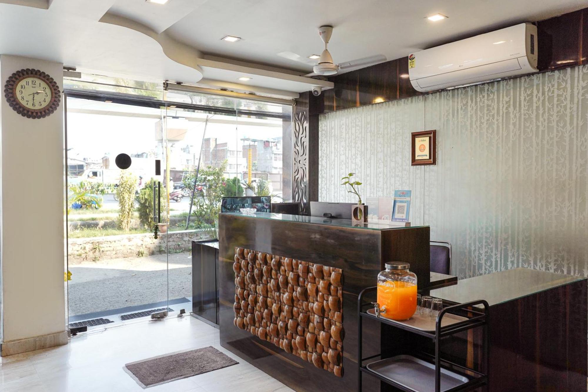 Hotel Sheldon International Near Science City Калькутта Экстерьер фото