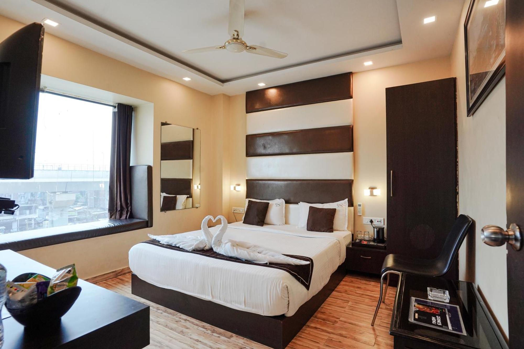 Hotel Sheldon International Near Science City Калькутта Экстерьер фото