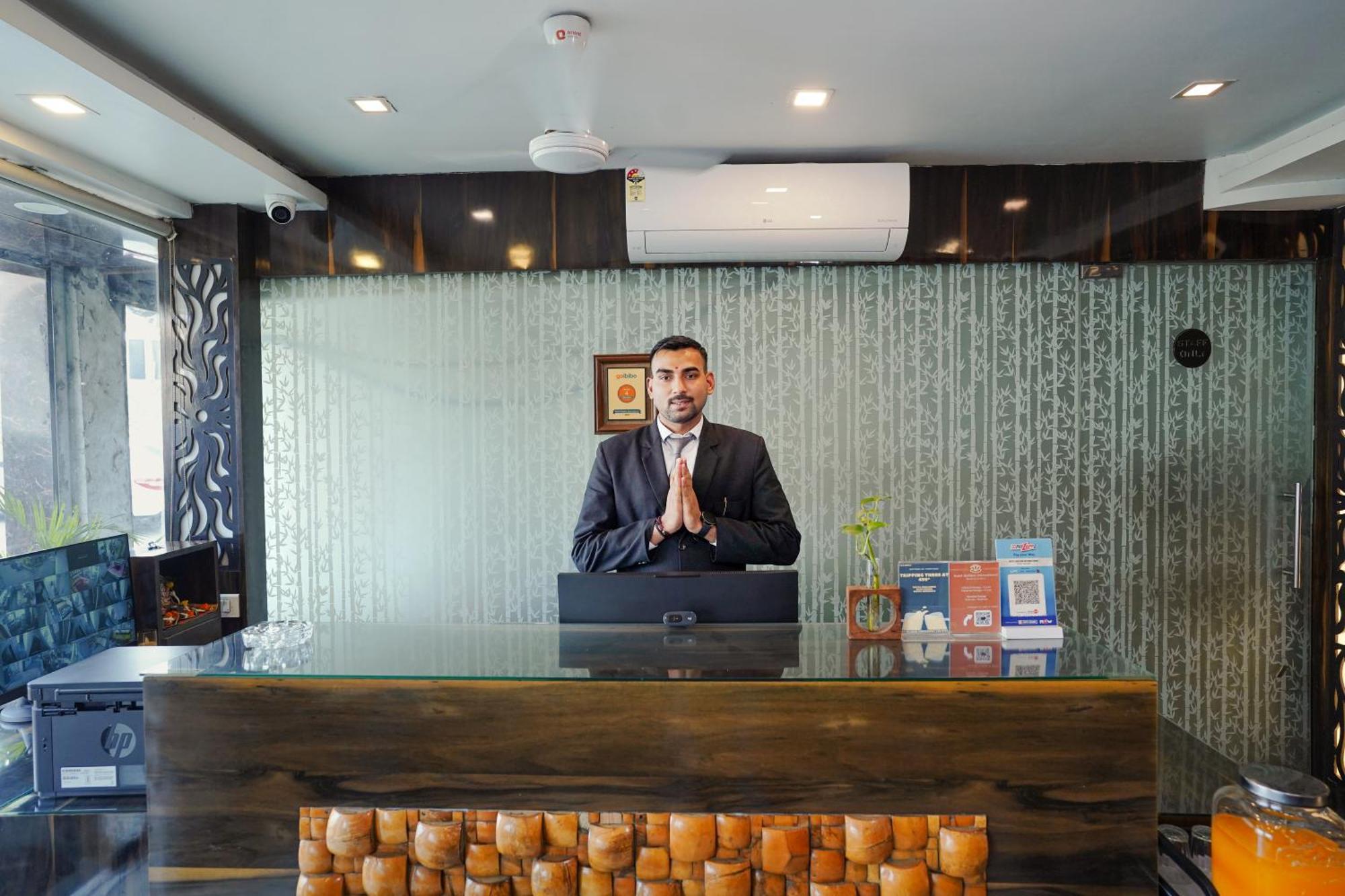 Hotel Sheldon International Near Science City Калькутта Экстерьер фото