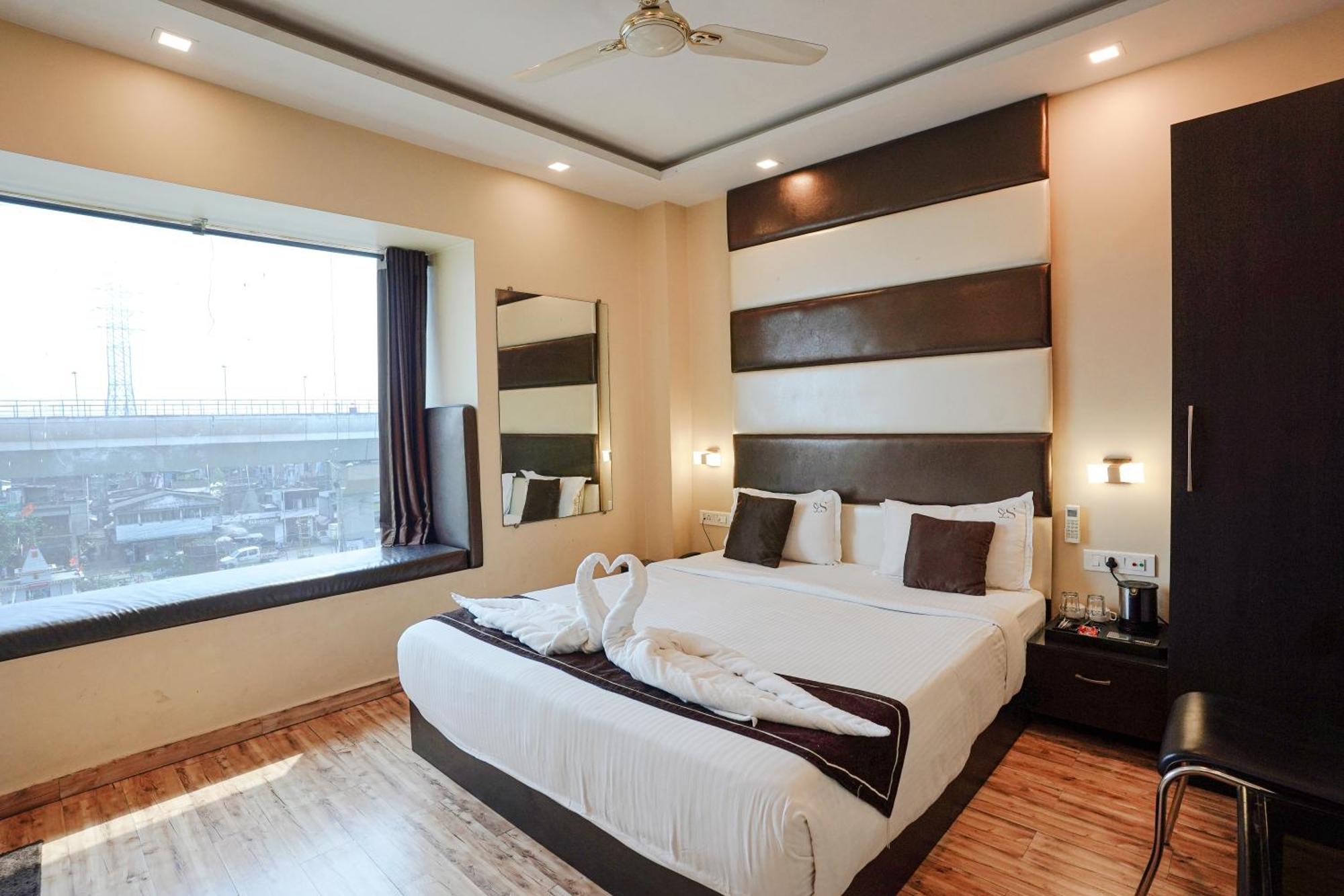Hotel Sheldon International Near Science City Калькутта Экстерьер фото
