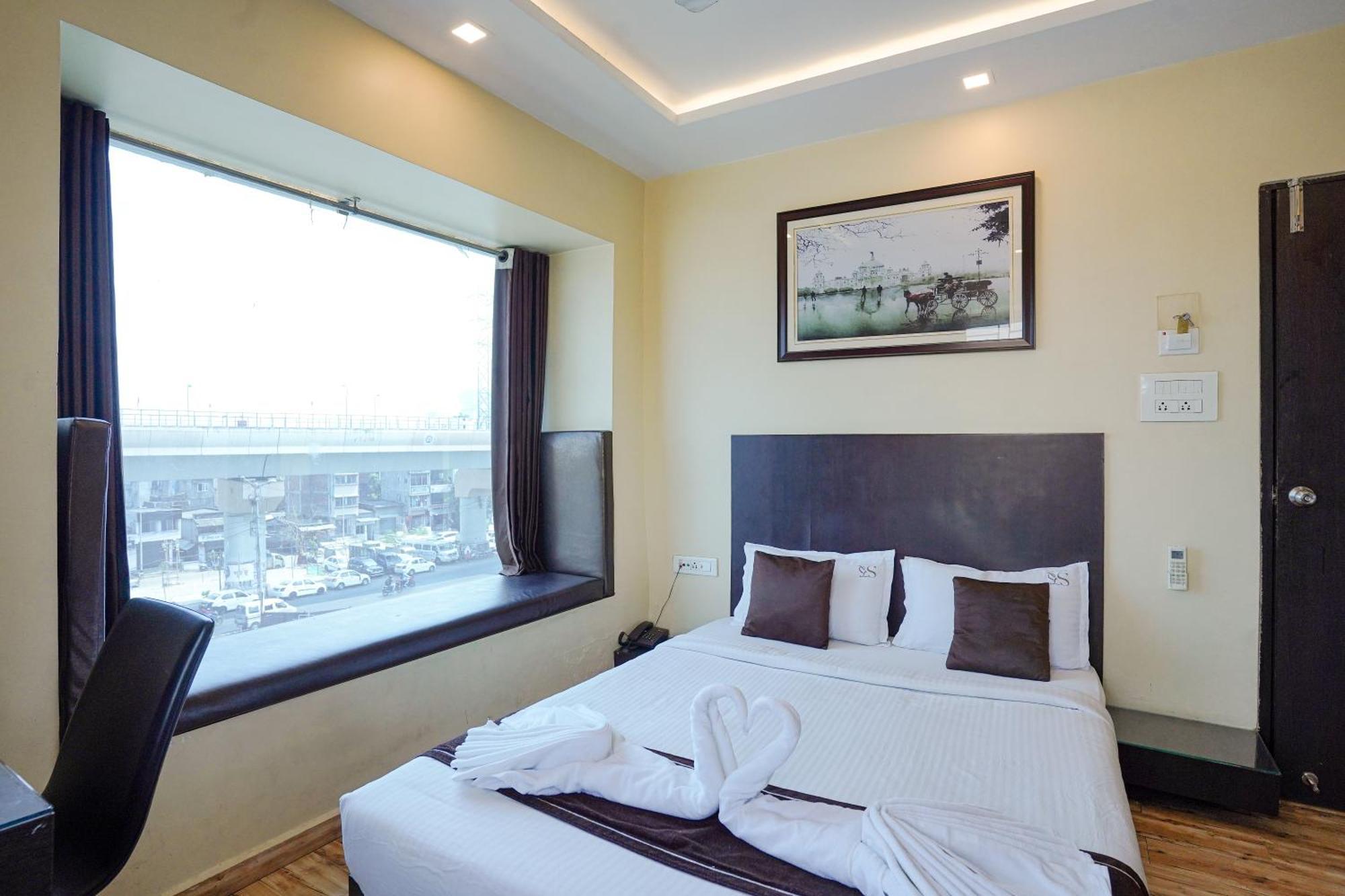 Hotel Sheldon International Near Science City Калькутта Экстерьер фото