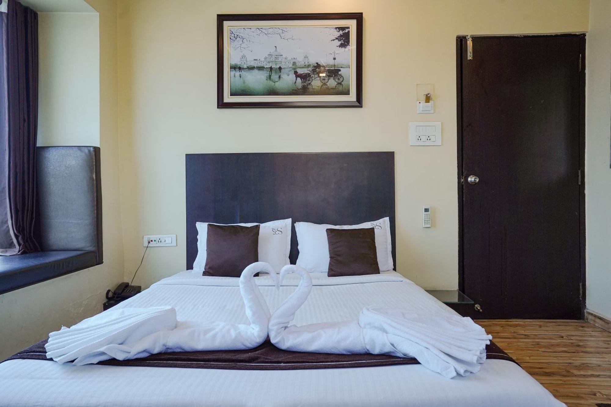 Hotel Sheldon International Near Science City Калькутта Экстерьер фото
