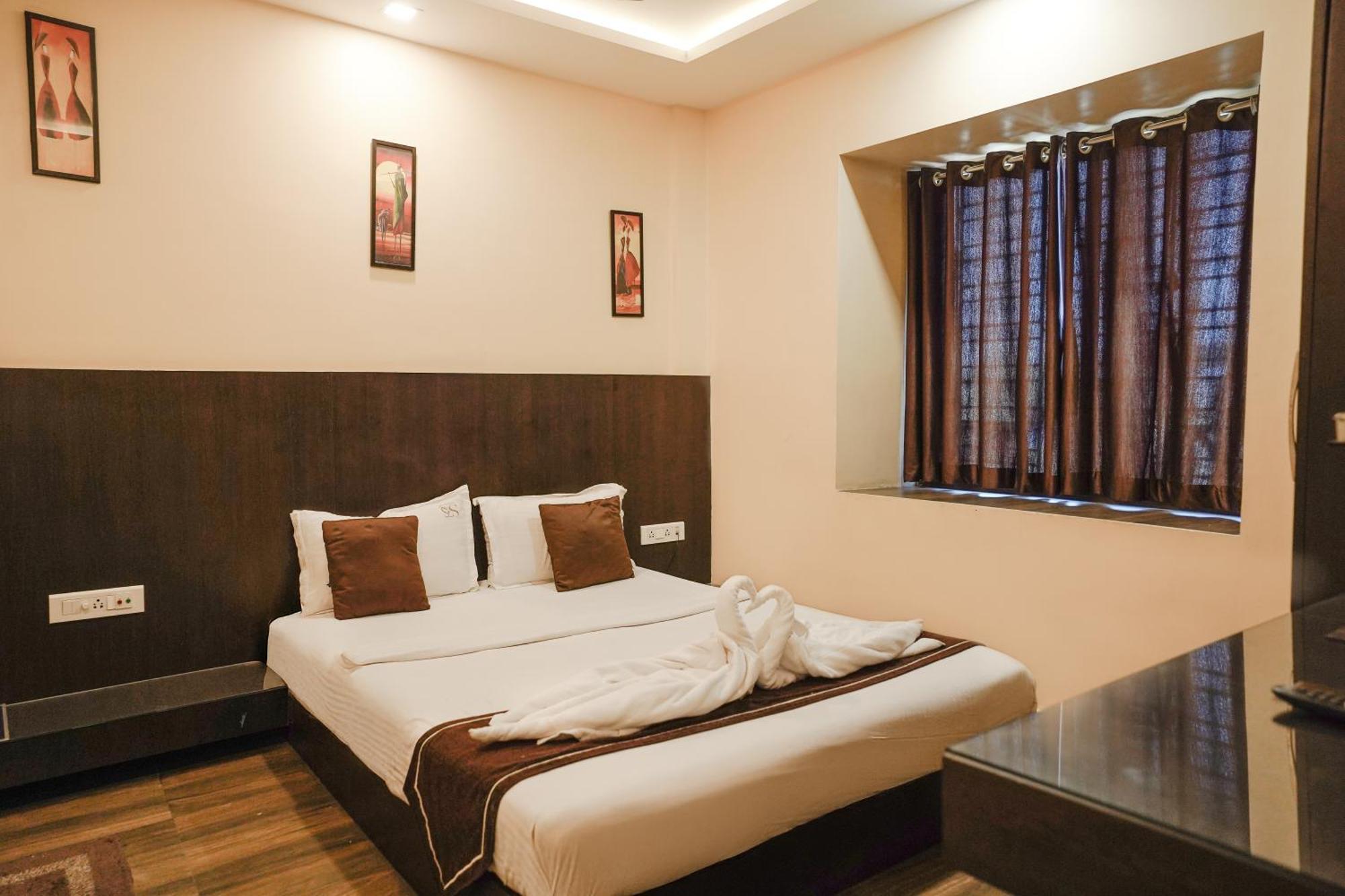 Hotel Sheldon International Near Science City Калькутта Экстерьер фото