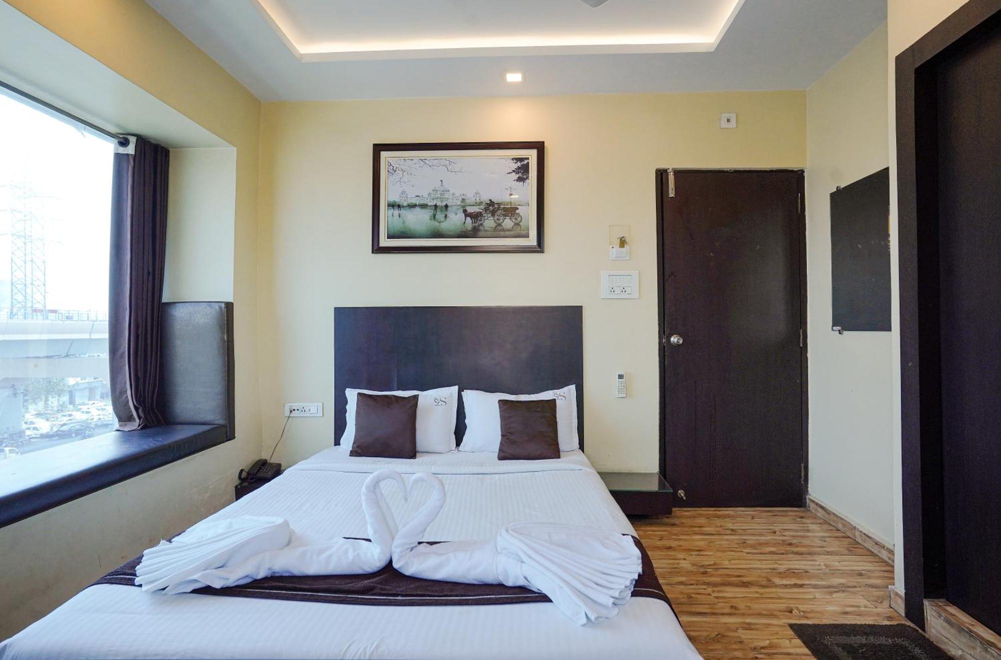 Hotel Sheldon International Near Science City Калькутта Экстерьер фото